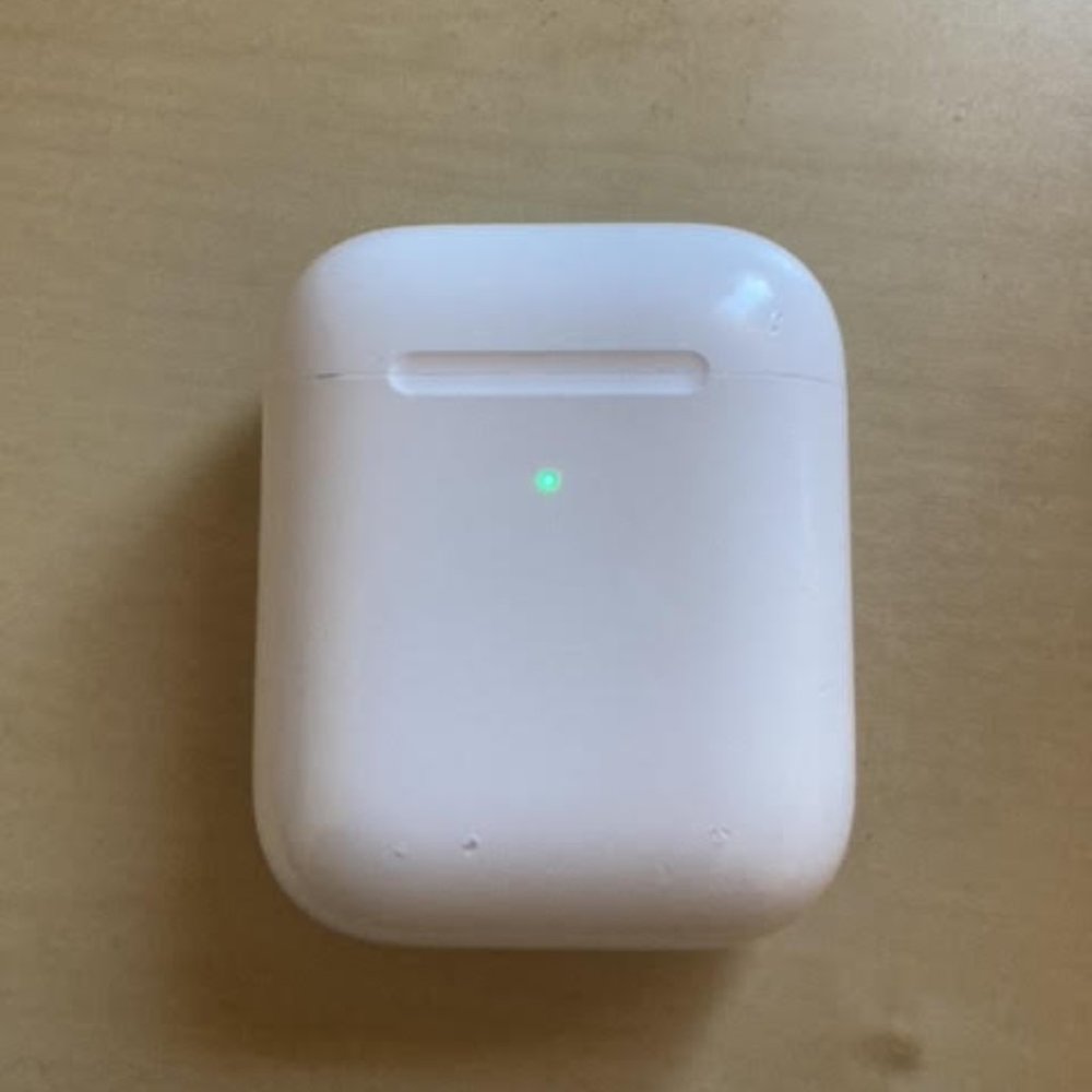 Apple Airpods gen 2 charging case